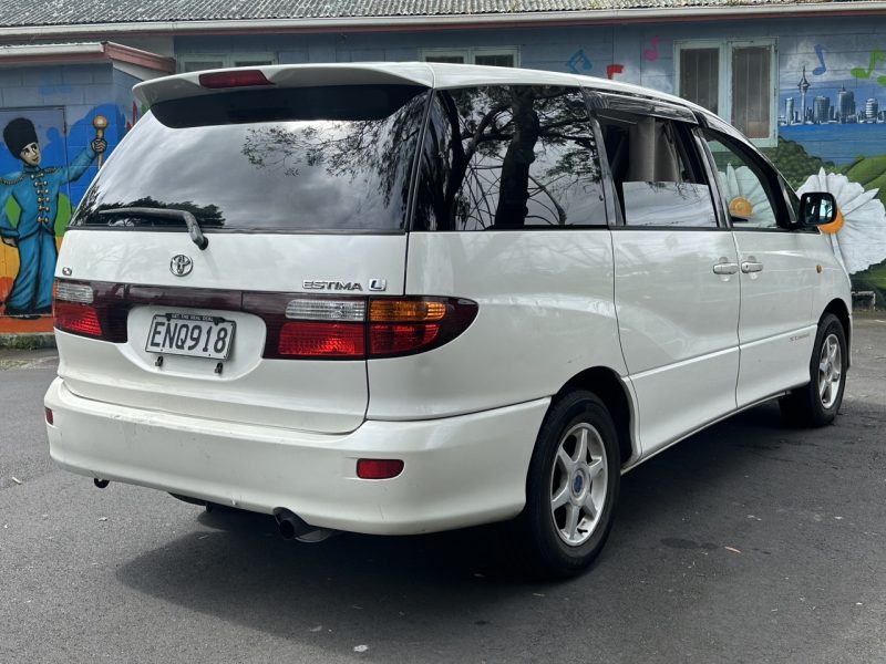 Toyota Estima 2004