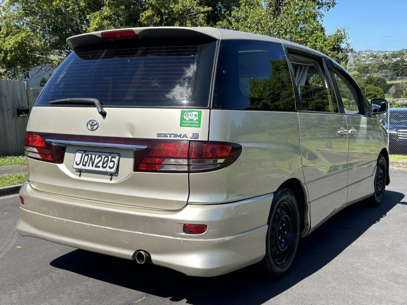 2004 Toyota Estima