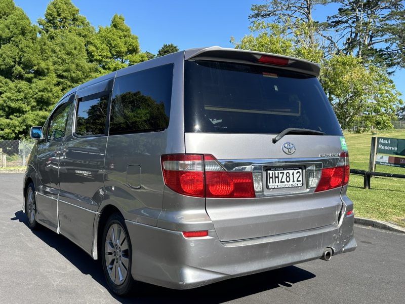 Toyota Alphard 2004